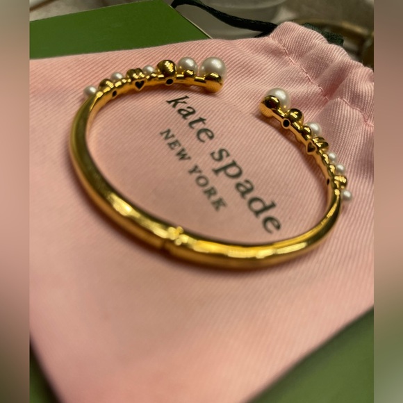 Kate Spade NWOT Gold Bracelet with Pearls - Picture 4 of 4